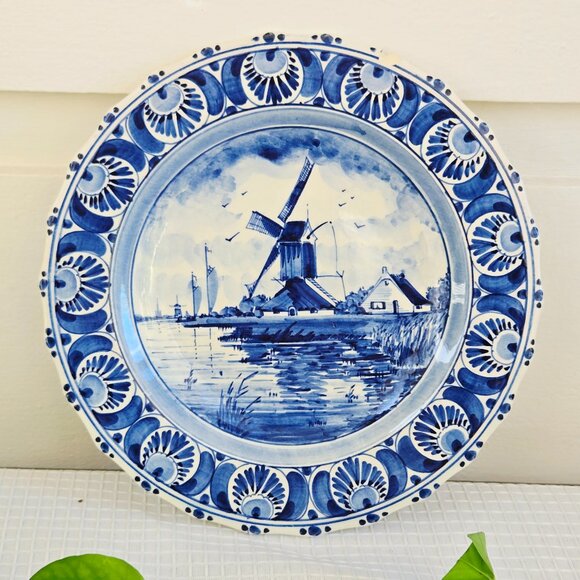 3/$75🥳 Vintage Mid Century Delft Blue Decorative Wall Plate - Picture 1 of 5